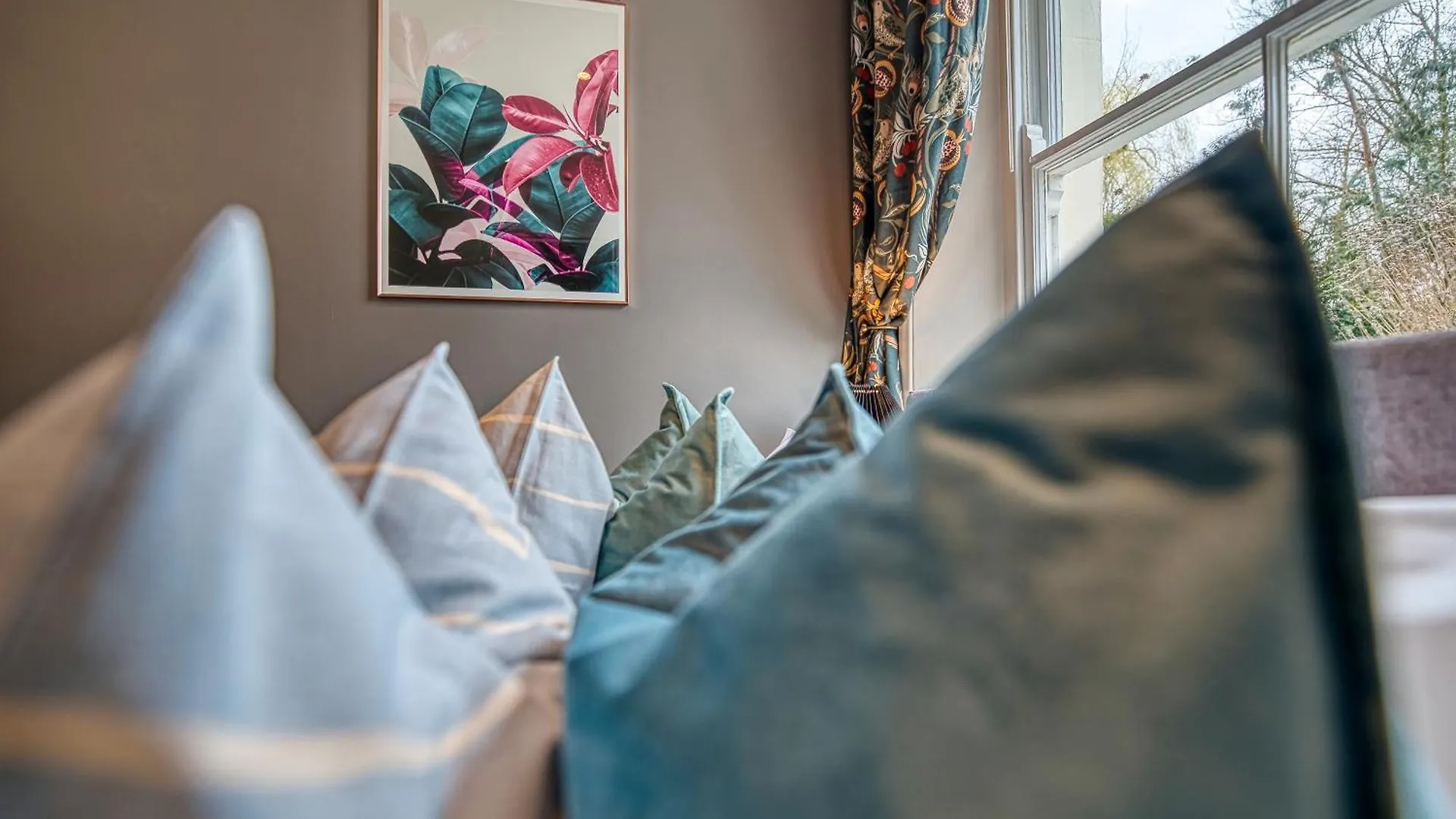 Apartment 2 Bedroom Stylish Spacious Apt, Sleeps 6, Central Cheltenham, With Free Parking - By Blue Puffin Stays United Kingdom