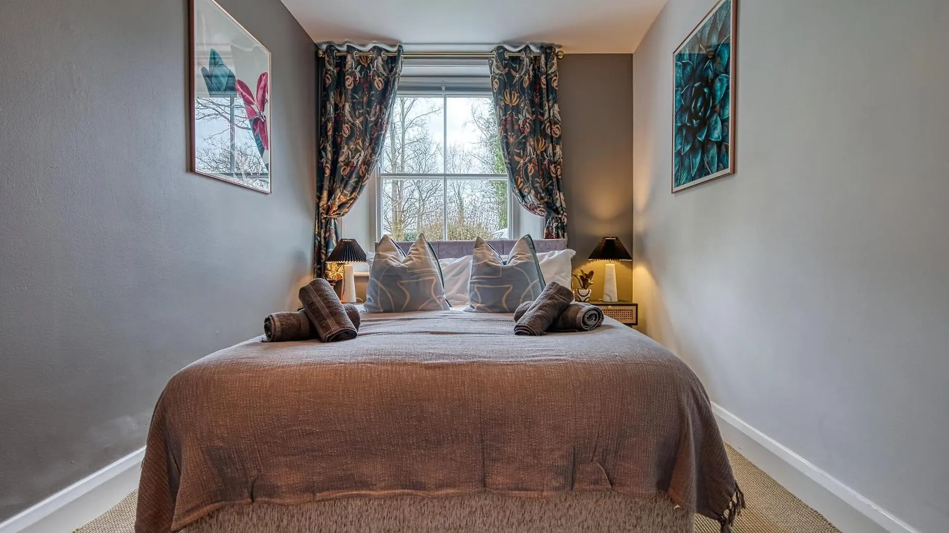 2 Bedroom Stylish Spacious Apt, Sleeps 6, Central Cheltenham, With Free Parking - By Blue Puffin Stays Cheltenham