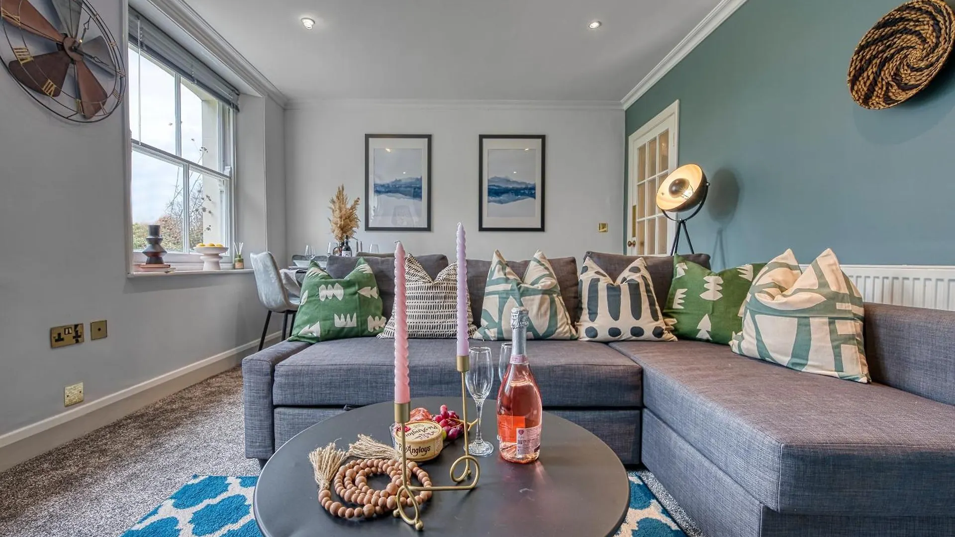 Apartment 2 Bedroom Stylish Spacious Apt, Sleeps 6, Central Cheltenham, With Free Parking - By Blue Puffin Stays